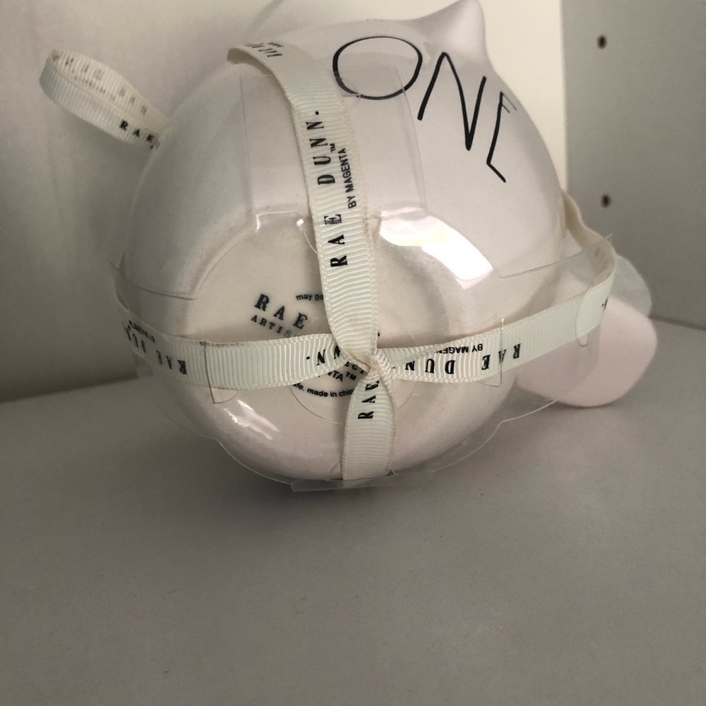 Rae Dunn Measuring cups - Picture 2 of 4